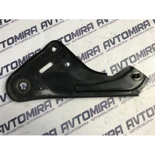 Кронштейн передньої панелі Ford Focus 3 2011-2017 AV61101A81AF